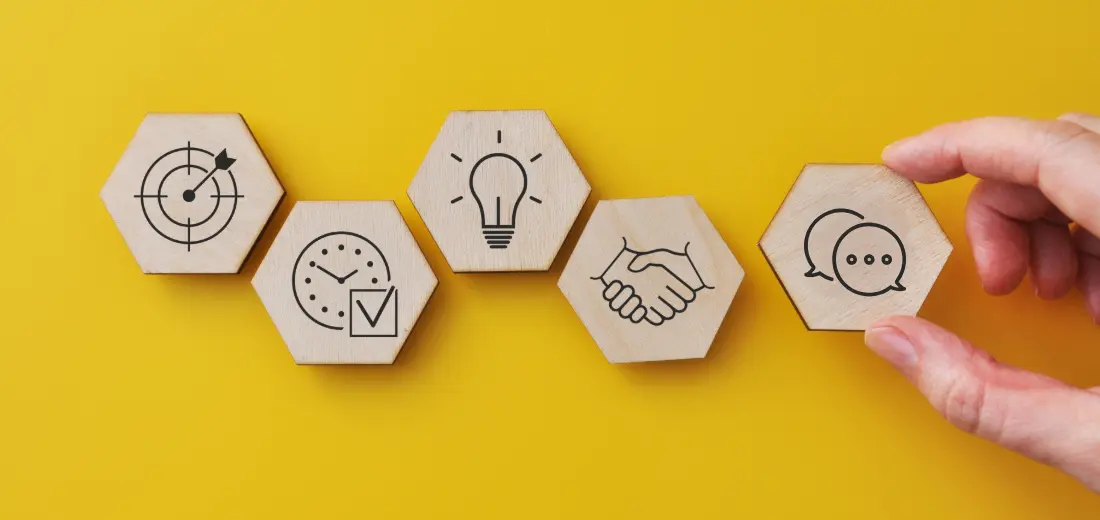 Desarrollo de habilidades blandas: Habilidades interpersonales y sociales que promueven relaciones efectivas y el éxito profesional.